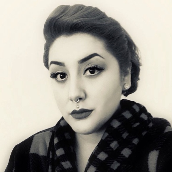 Meet your Posher, Maria - Picture 1 of 1